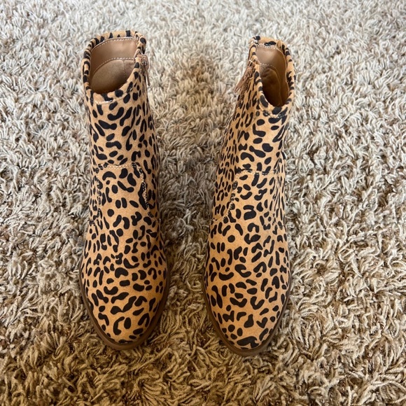 Women’s booties - Picture 2 of 3